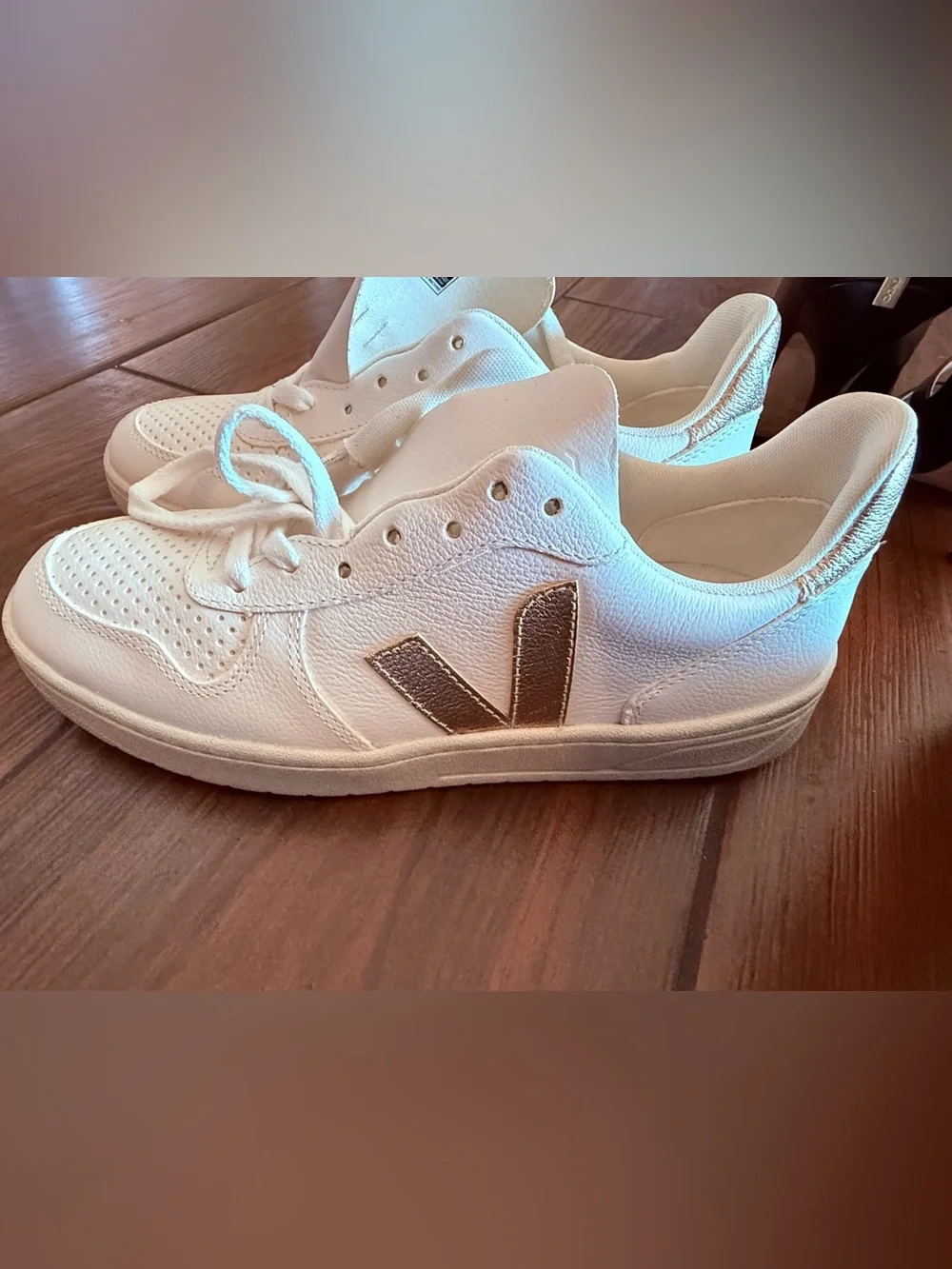 Veja 10 white